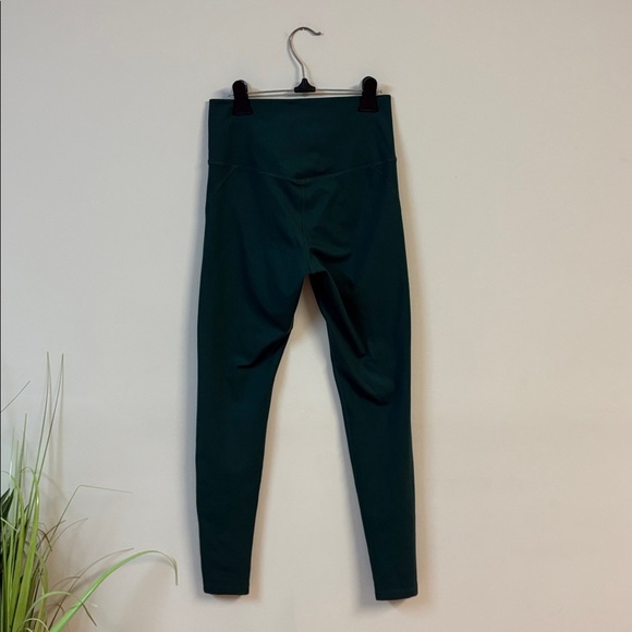 BNWOT Girlfriend Collective High Rise Compression Leggings Moss colour size M - Picture 4 of 5